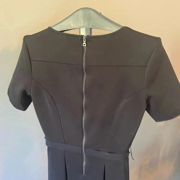 Elie Tahari Dress City Scape Buildings New York Black White Size 4 Fit & Flare - Picture 6 of 11